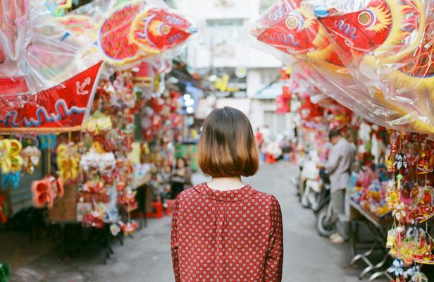 Saigon markets and streets seasonal walking tour