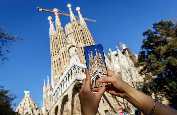 Sagrada Familia entrance tickets with audioguide