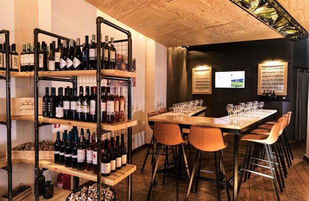 Greek white wine tasting beneath the Acropolis