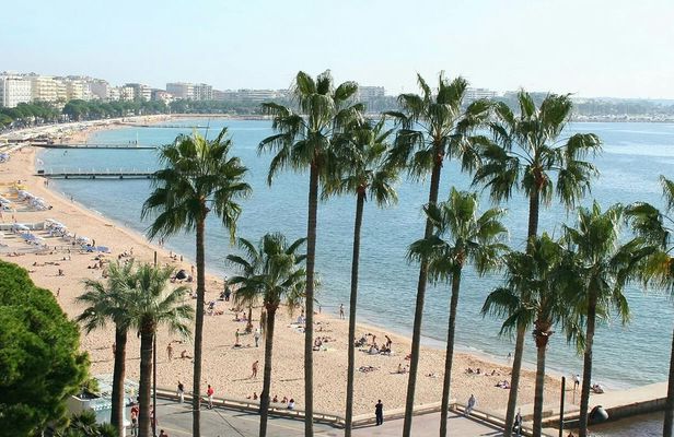 Cannes private walking tour with licensed guide