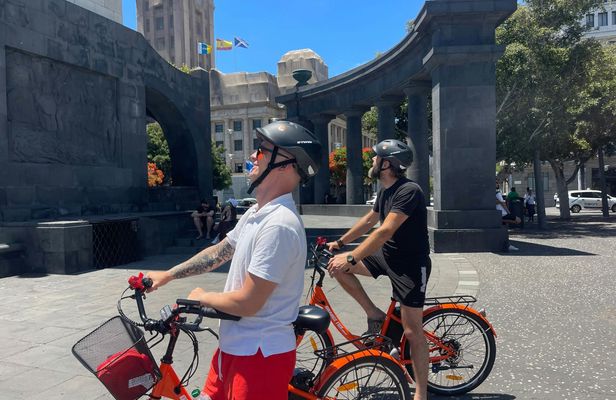 1.5-hour bike tour through Santa Cruz de Tenerife with e-bike option