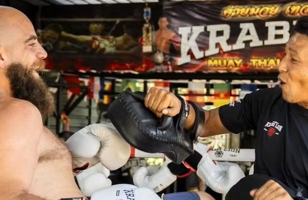 Private introductory Muay Thai session for beginners