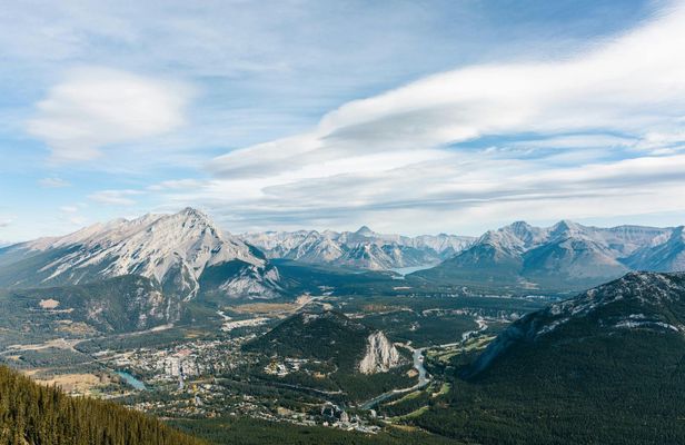 Banff area and canyon walking tour from Calgary