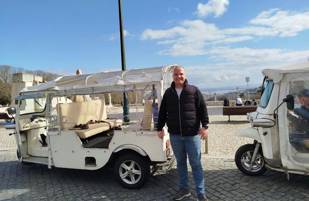 3-hour guided tour of Lisbon by tuk-tuk