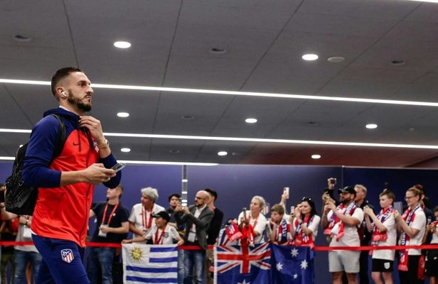 Atlético de Madrid team arrival experience and football match ticket
