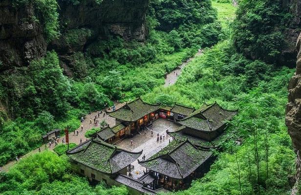 Guided tour of Three Natural Bridges and Longshuixia Fissure in Chongqing