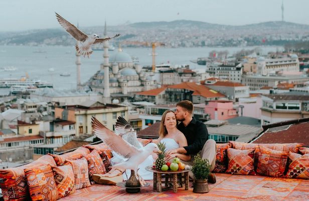 1-hour private photoshoot in Istanbul