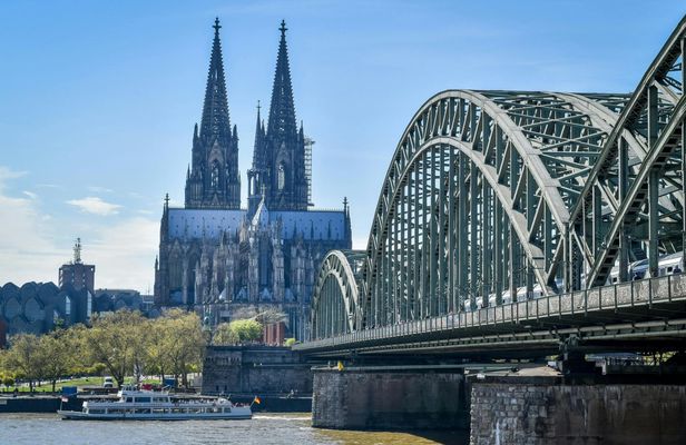 Cologne and Aachen guided tour from Brussels