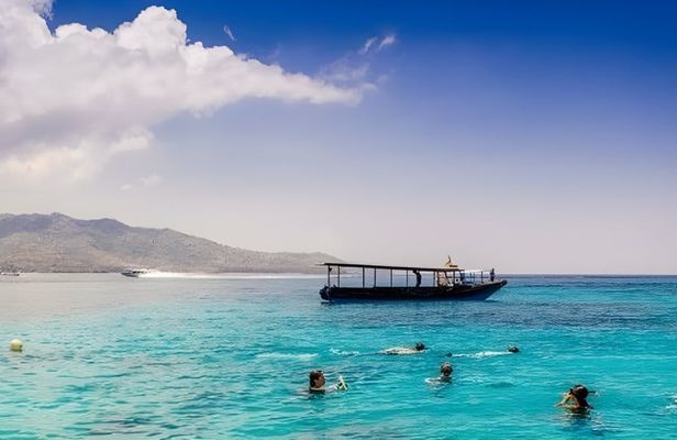Gili Islands private trip with glass-bottom boat from Lombok