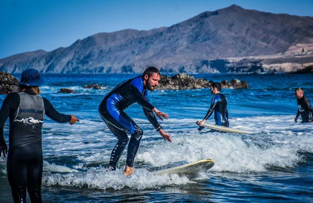 Surfing lessons in the south of Fuerteventura without transfers