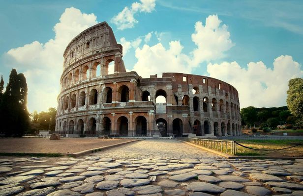 Small-group Colosseum, Roman Forum and Palatine VIP tour