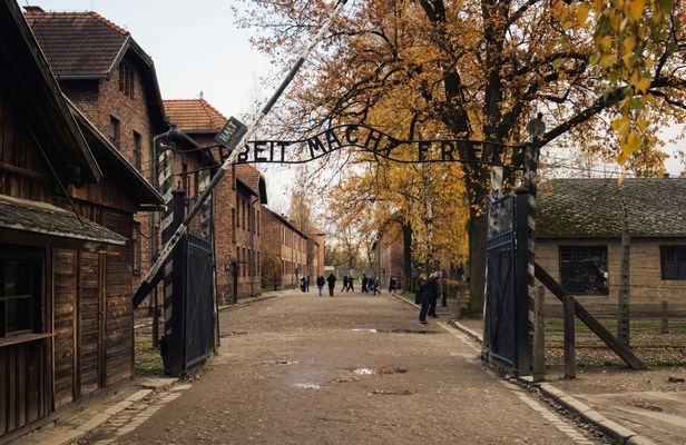 Krakow Auschwitz - Birkenau Self-guided Tour