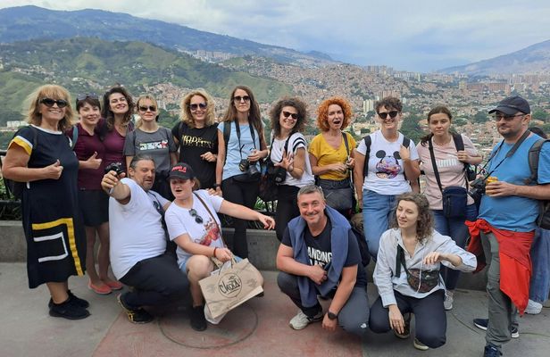 Comuna 13 guided tour with Aurora cable car