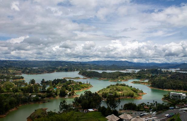 Guatape guided tour with optional Peñol Rock