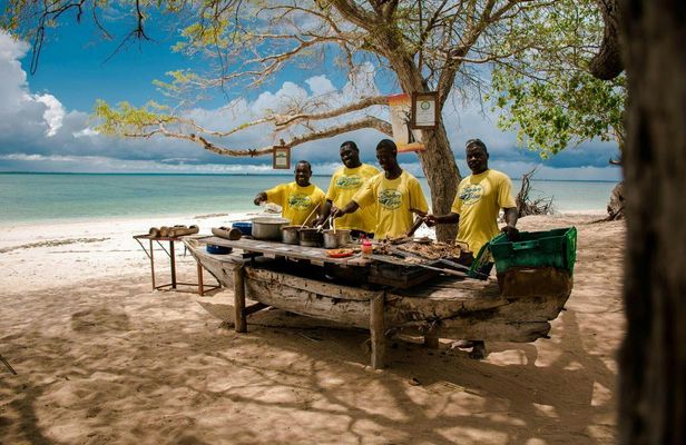 Snorkelling tour to Kwale Island and Menai Bay with private transfer