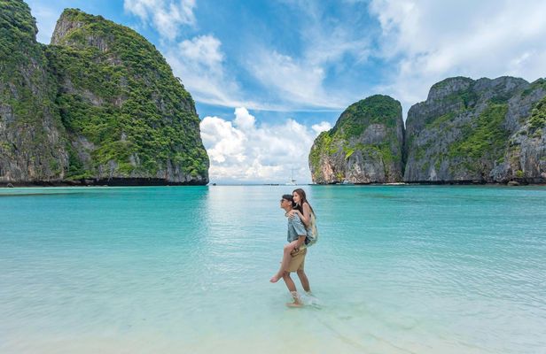 Phi Phi Islands and Maya Bay tour from Phuket with Bamboo Island