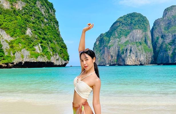 Phi Phi Islands speedboat tour with Bamboo Island and snorkel