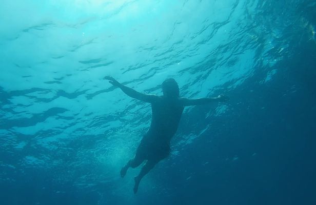 1.5-hour island and sea caves boat tour in Syracuse