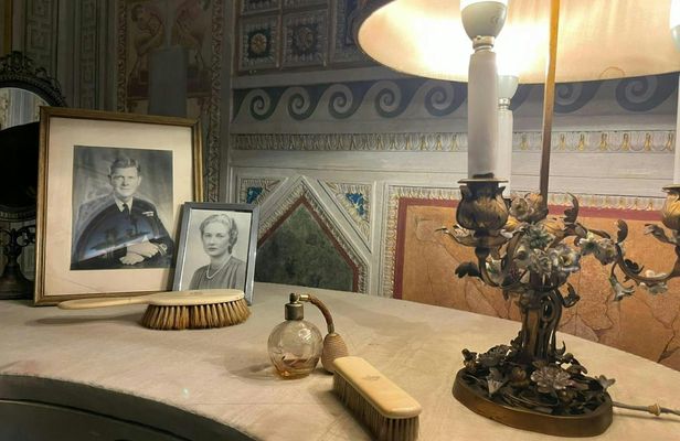 Guided tour of Doria Pamphilj Palace's secret private rooms