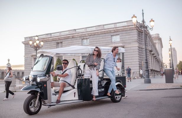 Electric tuk-tuk tour of Madrid