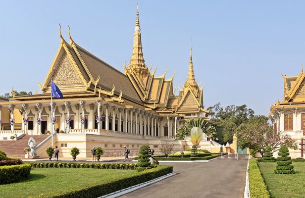 Half-day Phnom Penh private city tour