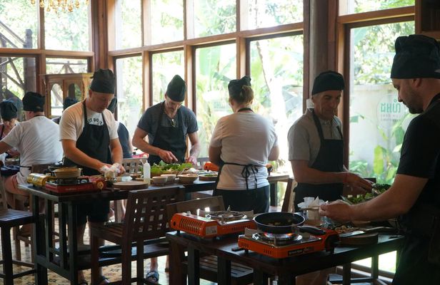 Cambodian cooking class half-day experience