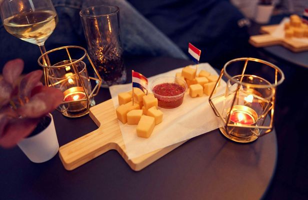 Amsterdam evening candle light cruise with optional wine and cheese