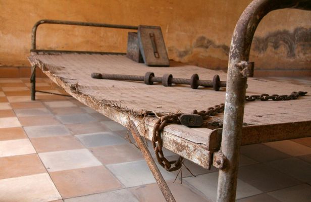 Half-day Tuol Sleng Genocide Museum and Russian Market tour