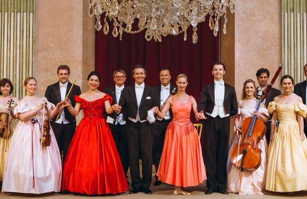 Vienna Residence Orchestra performance of Mozart and Strauss