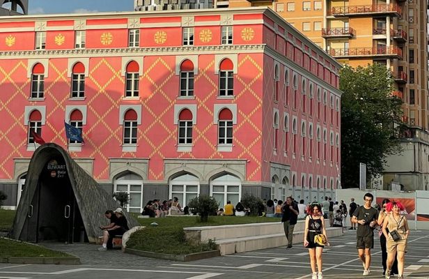 Tirana guided walking tour with castle and museums