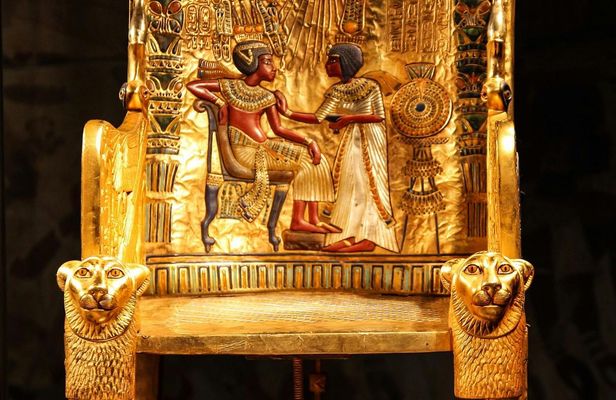 The New Museum and Giza Pyramids with lunch from Matrouh and Alamain