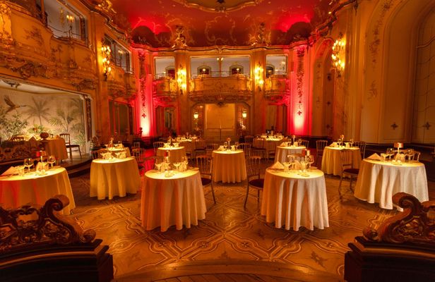 Mozart concert experience with dinner and audio guide in Prague