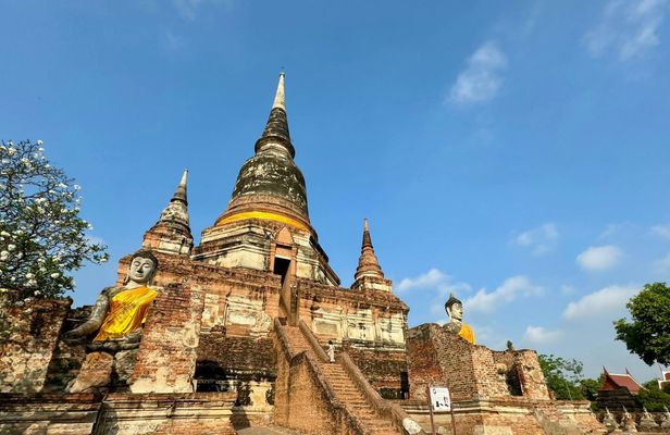 Full-day Ayutthaya van charter from Bangkok