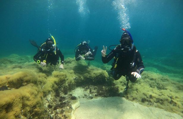 Beginner scuba diving experience in the Mediterranean Sea
