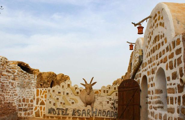 Southern Tunisia full-day guided tour with dinner in the desert