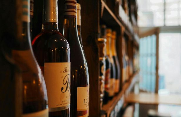 Private walking tour with beer or wine tasting