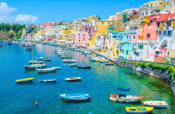 Boat ride around Procida with free time on the island