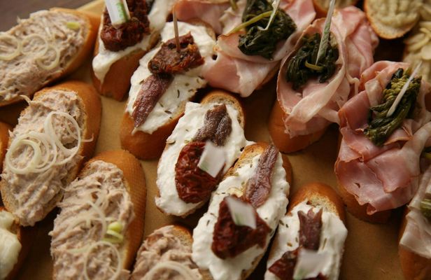 Traditional bacaro tour in Venice with a local guide