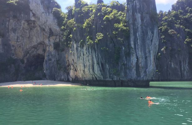 Lan Ha Bay and Ha Long Bay cruise with kayaking and snorkelling