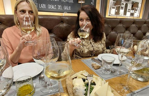 Wine and olive oil tasting with food pairing near the Pantheon