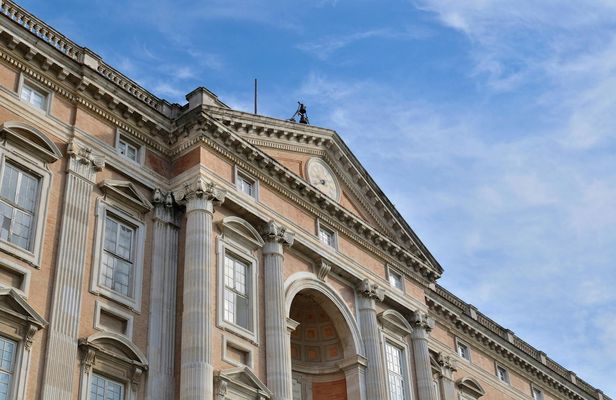 Reggia di Caserta guided tour from Naples