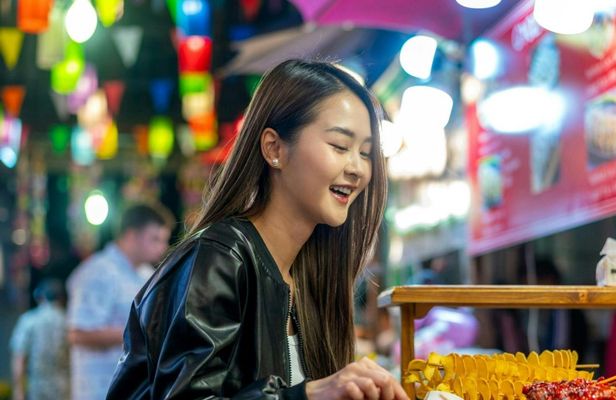 Chiang Mai street food experience tuk-tuk night tour
