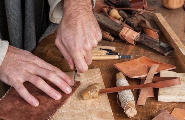 Oltrarno artisans and wine windows guided tour