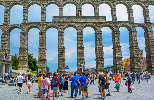 Avila and Segovia from Madrid