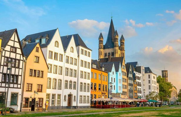 Cologne private architecture walking tour with a local guide