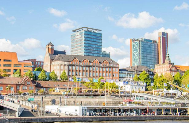 Hamburg private architecture walking tour with a local guide