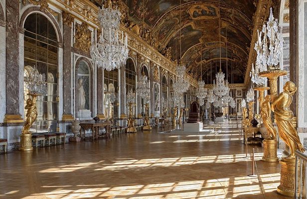 Versailles Palace skip-the-line guided tour