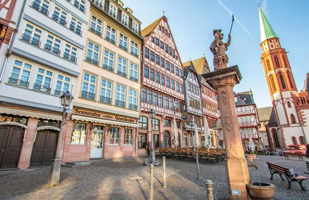 Private historical tour through Frankfurt with a local