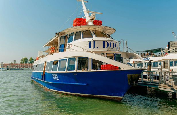 Venice boat trip with a glass of Prosecco