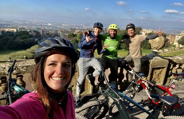 Frascati vineyard and wine tasting e-bike adventure from Rome